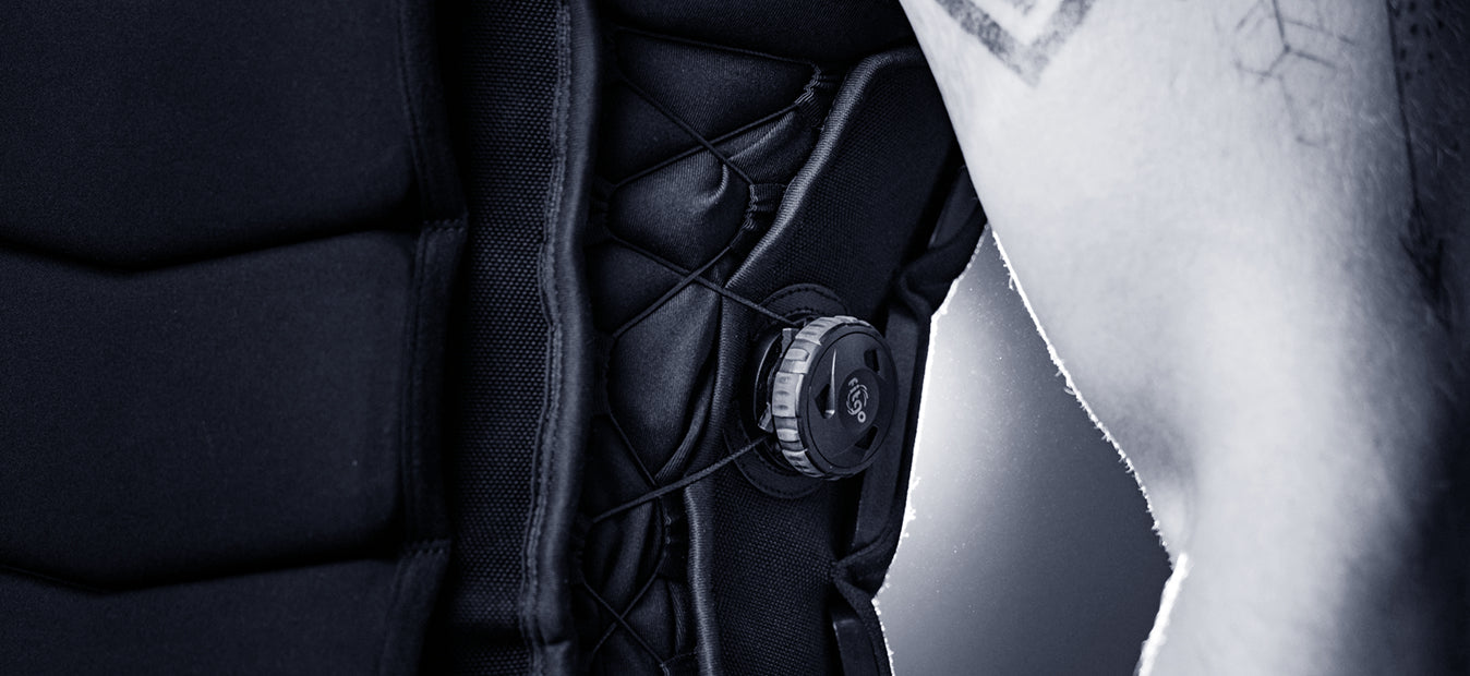 EVRVEST – Side-Lock-System für einen körpernahen Sitz